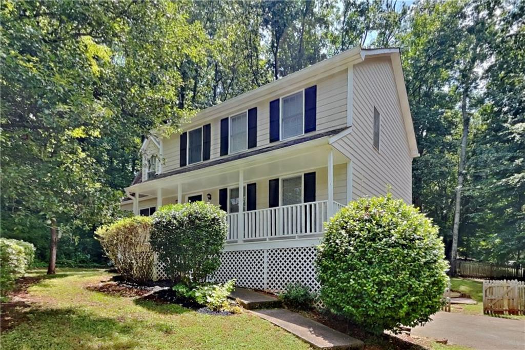 Charming 4 bed, 2.5 bath, 2,313 sqft home in Marietta! Open kitchen concept with updated counters and a spacious living room. Primary suite with attached bathroom. Spacious backyard, great for gatherings! Pets accepted on a case by case basis. Additional admin fees apply. The Fireplace is decorative. Schedule your showing today! This home is as-is.
LEASE TERM:1-2 years
This home may be located within a Homeowners Association (HOA) community. If so, residents will be responsible for adhering to all HOA rules and regulations. Please contact your agent or landlord's agent for more information.
DISCLAIMER: Cobb County has certain restrictions on the number and relationship of occupants living in single family homes. All prospective tenants represent that they have reviewed, understand and shall comply with such restrictions.