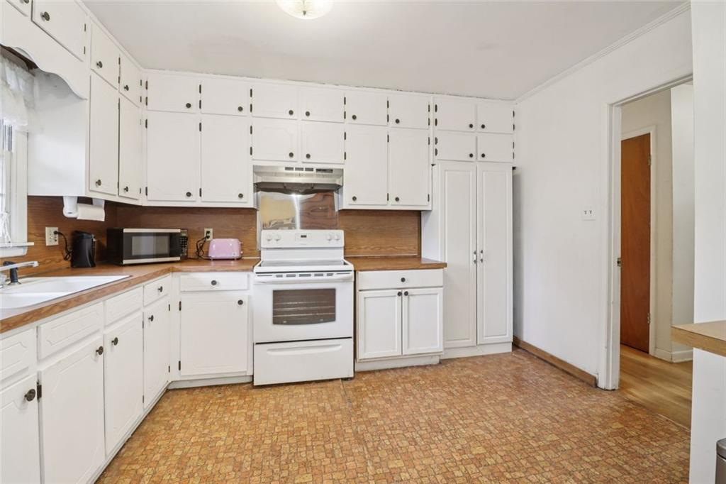 5735 Burnt Hickory Road