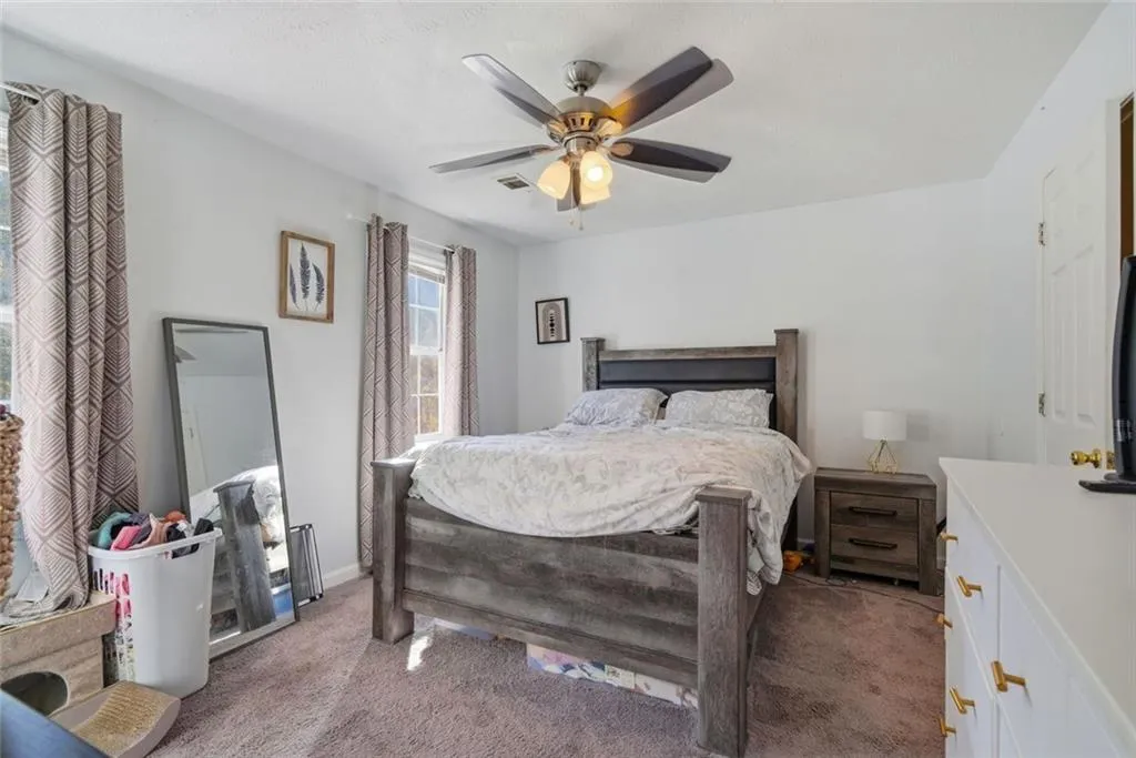 Acworth, Georgia 30101, United States, 2 Bedrooms Bedrooms, ,3 BathroomsBathrooms,Residential,Active,243335