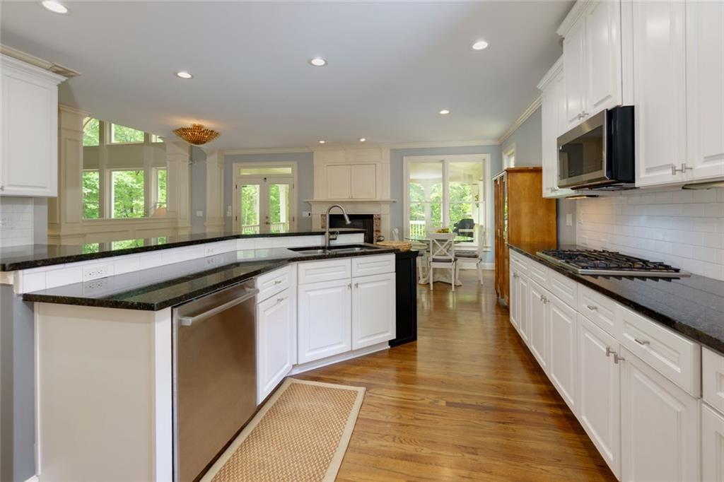 5045 Huntwood Way, Roswell, Georgia image 24
