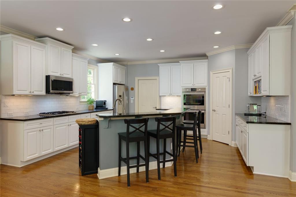 5045 Huntwood Way, Roswell, Georgia image 19