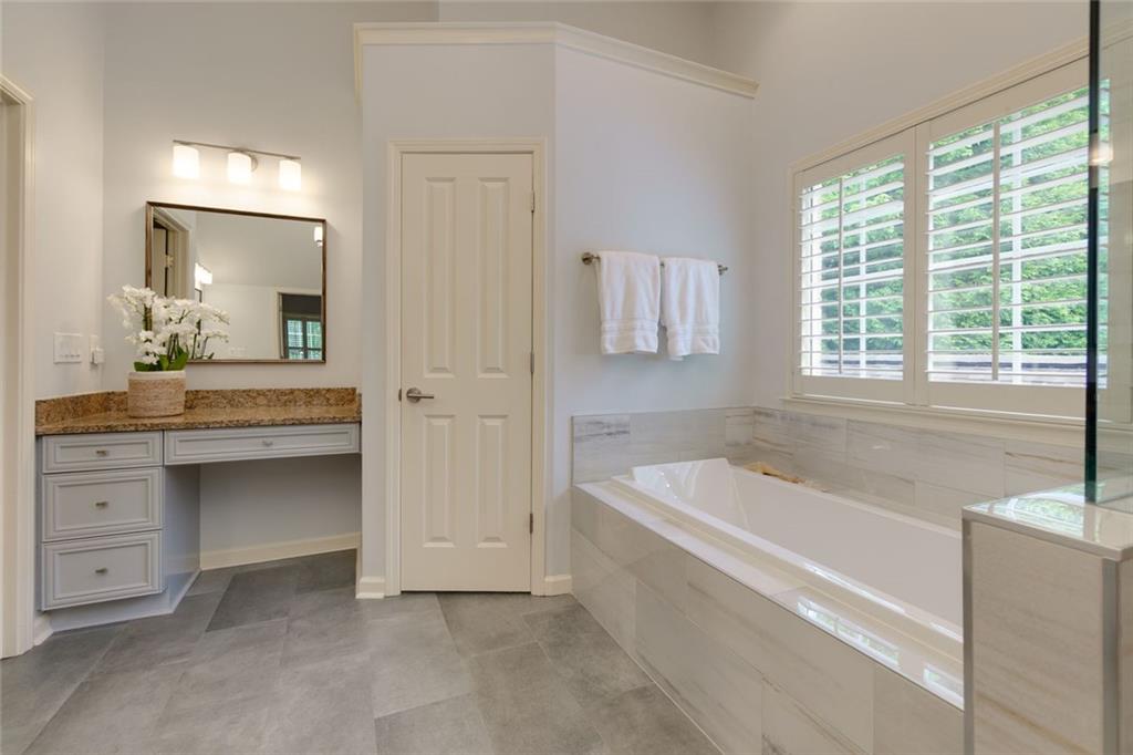 5045 Huntwood Way, Roswell, Georgia image 37