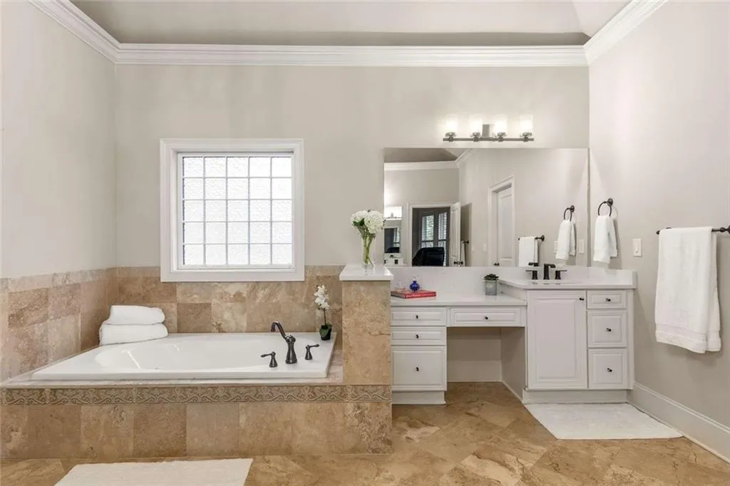 Brookhaven, Georgia 30319, United States, 6 Bedrooms Bedrooms, ,6 BathroomsBathrooms,Residential,Active,116594