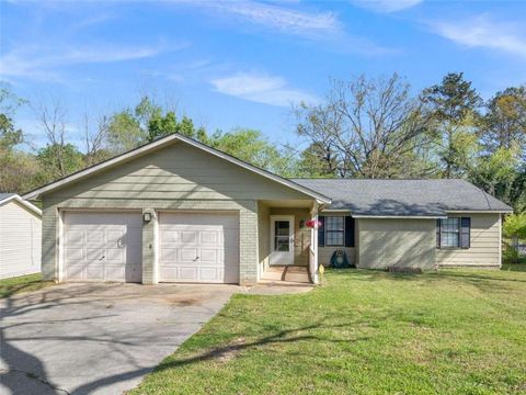 Homes For Sale - 535 Oak Trace Court<br/> Clayton County, Jonesboro, GA 30238