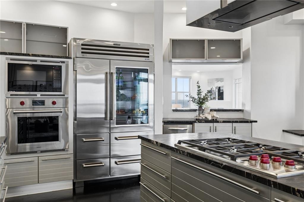 2881 Peachtree Road NE 2304