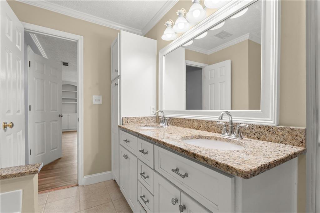 2185 Wenlok Trail NE