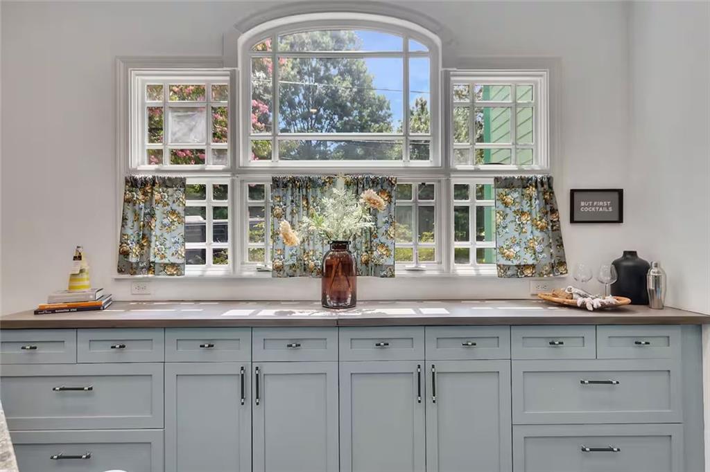 Atlanta, Georgia, 30307, United States, 5 Bedrooms Bedrooms, ,4 BathroomsBathrooms,Residential,Active,2038109