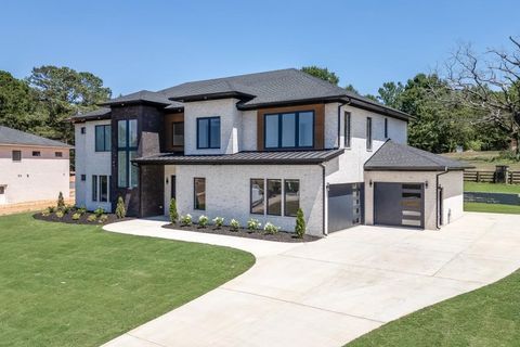 553 Versailles Drive Auburn GA 30011