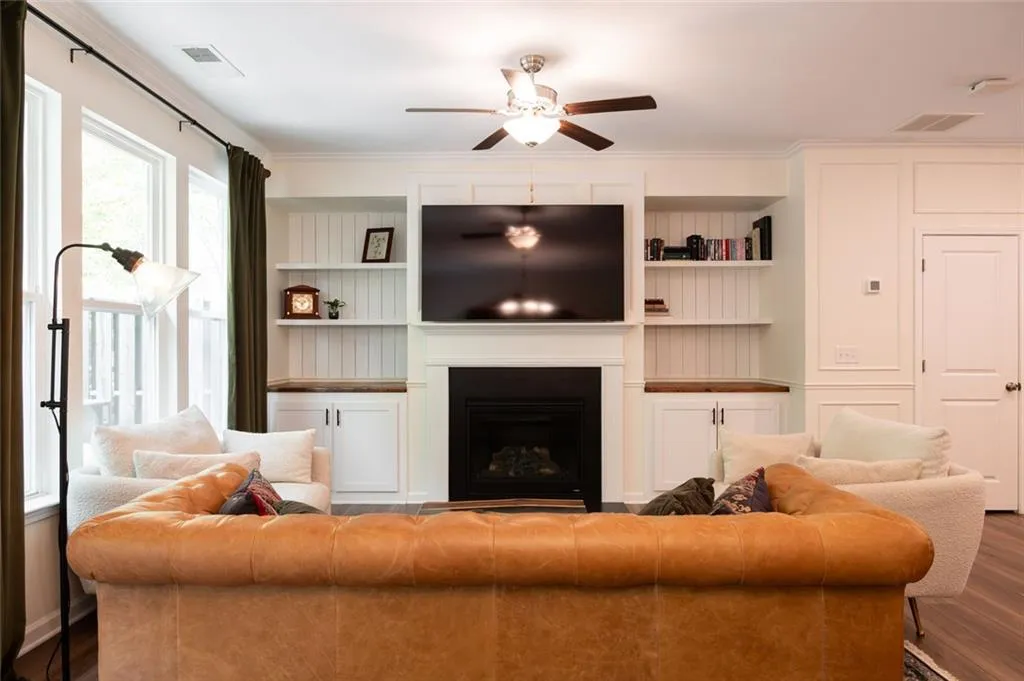 Alpharetta, Georgia 30009, United States, 3 Bedrooms Bedrooms, ,3 BathroomsBathrooms,Residential,Coming Soon,219409