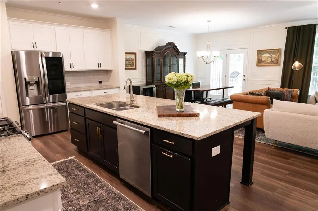 Alpharetta, Georgia 30009, United States, 3 Bedrooms Bedrooms, ,3 BathroomsBathrooms,Residential,Coming Soon,219409