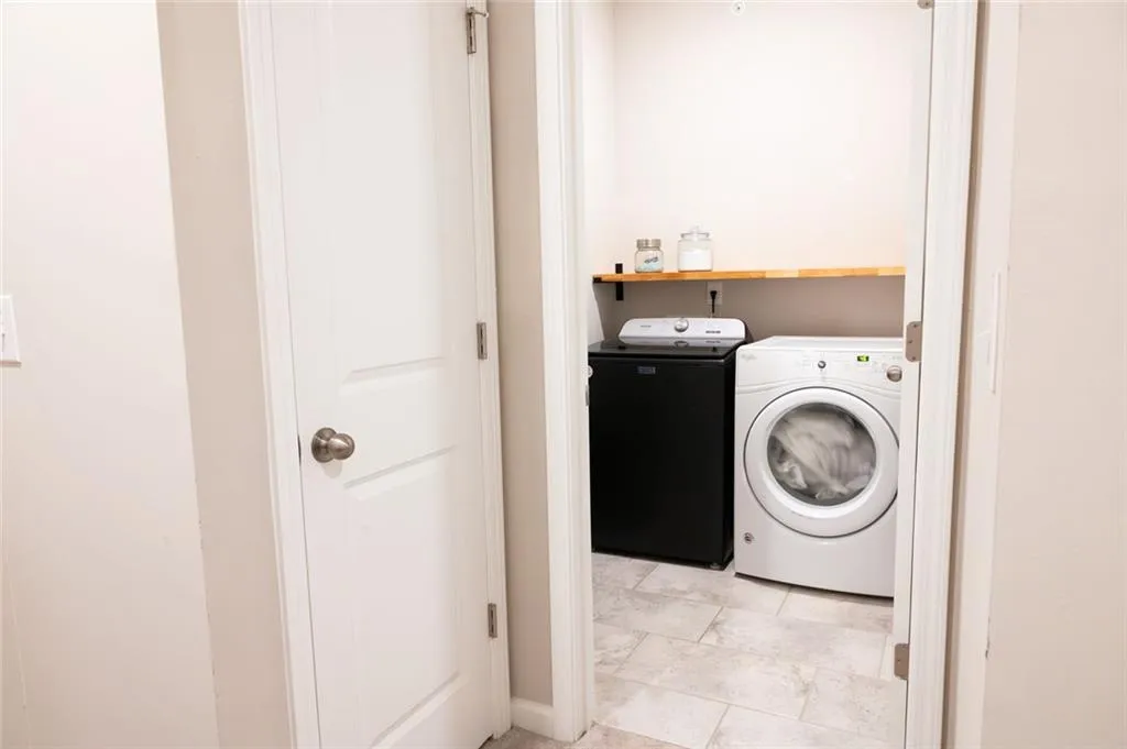 Alpharetta, Georgia 30009, United States, 3 Bedrooms Bedrooms, ,3 BathroomsBathrooms,Residential,Coming Soon,219409