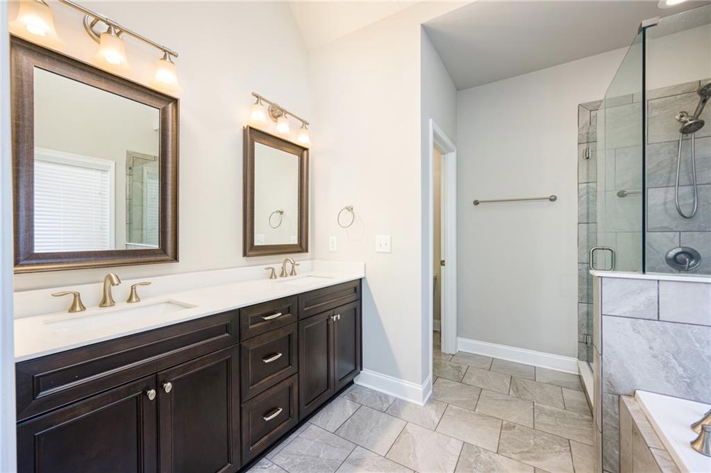 1026 Township Square, Alpharetta, Georgia image 17