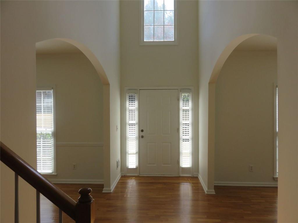 9560 Knollcrest Boulevard, Alpharetta, Georgia image 2