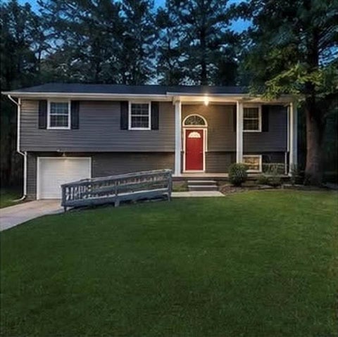 Homes For Rent - 2153 Cherokee Valley Circle<br/> Lithonia, GA 30058