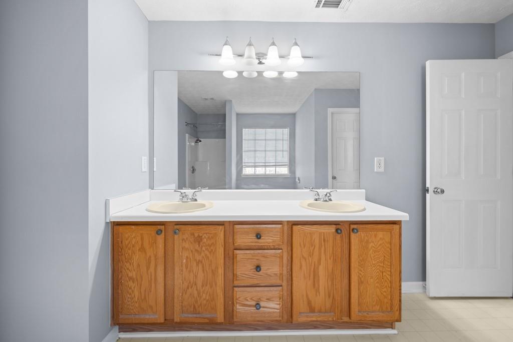 2010 Skylar Leigh Drive, Buford, Georgia image 41