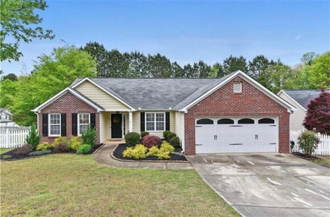 Homes For Sale - 5622 Riverside Walk Drive<br/> Buford, GA 30518