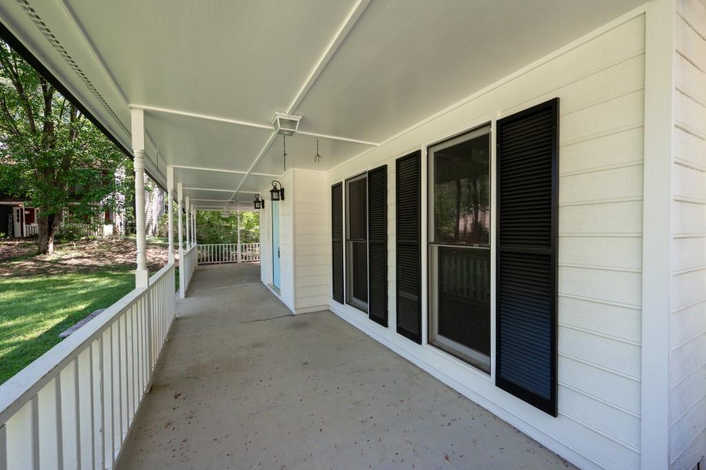 1061 Retner Drive, Mableton, Georgia image 6