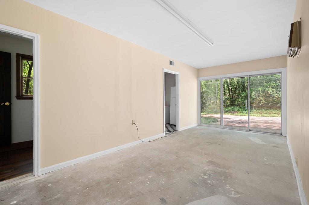 1061 Retner Drive, Mableton, Georgia image 21
