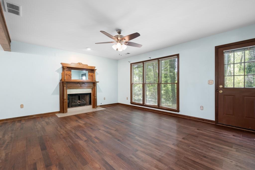 1061 Retner Drive, Mableton, Georgia image 11
