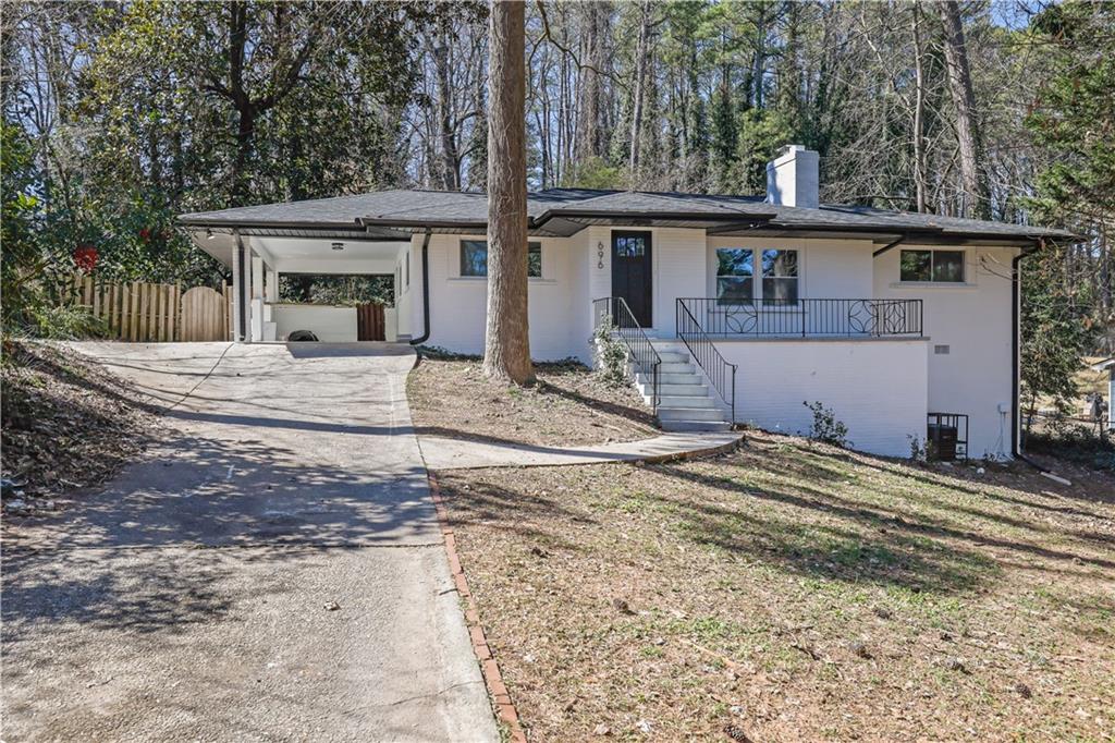 696 Kenilworth Circle, Stone Mountain, Georgia image 1