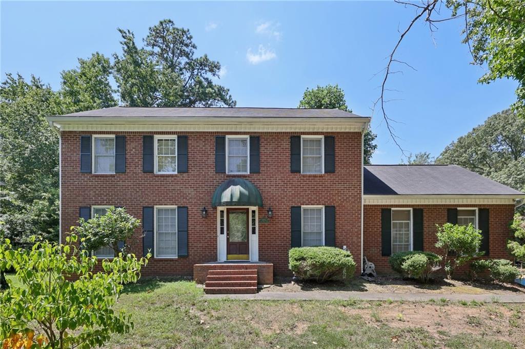 Welcome home to this beautifully maintained 4-bedroom, 3-bath gem in the heart of East Cobb. Nestled in a peaceful swim/tennis community, this home offers the perfect blend of comfort, convenience, and charm. Inside, you'll find a well-appointed kitchen with newer appliances and spacious living areas that make entertaining a breeze. Step outside to the recently upgraded deck—ideal for morning coffee or weekend cookouts—and enjoy the privacy of a level, fenced backyard, perfect for pets or play.
The neighborhood features a private park with picnic tables, lush green space, and a gently flowing creek. You're also minutes from Whitaker Park and the vibrant Marietta Square, where you'll find fine dining, a weekly farmers market, outdoor concerts, and community events. With top-rated schools, nearby shopping, and convenient access to parks and trails. Don't miss your opportunity to live in one of East Cobb's most desirable areas!