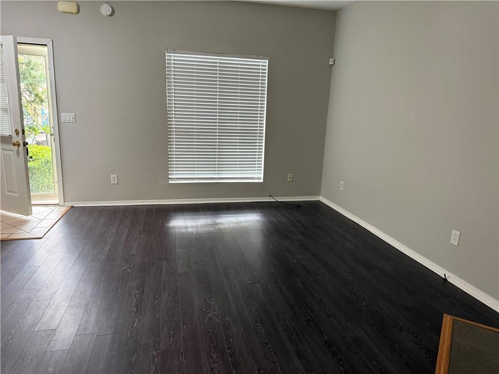 805 Wedgewood Way