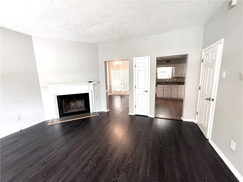 805 Wedgewood Way