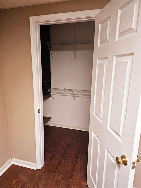 KERRY CREEK - Residential Lease
