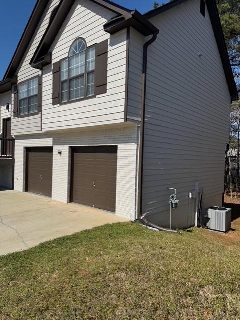 955 Loch Forest Way