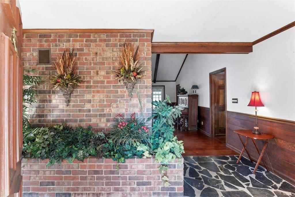 111 Tanglewood Drive