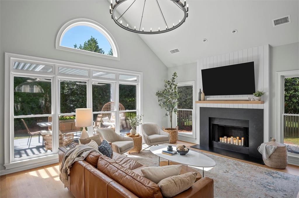 1443 Devonash Lane