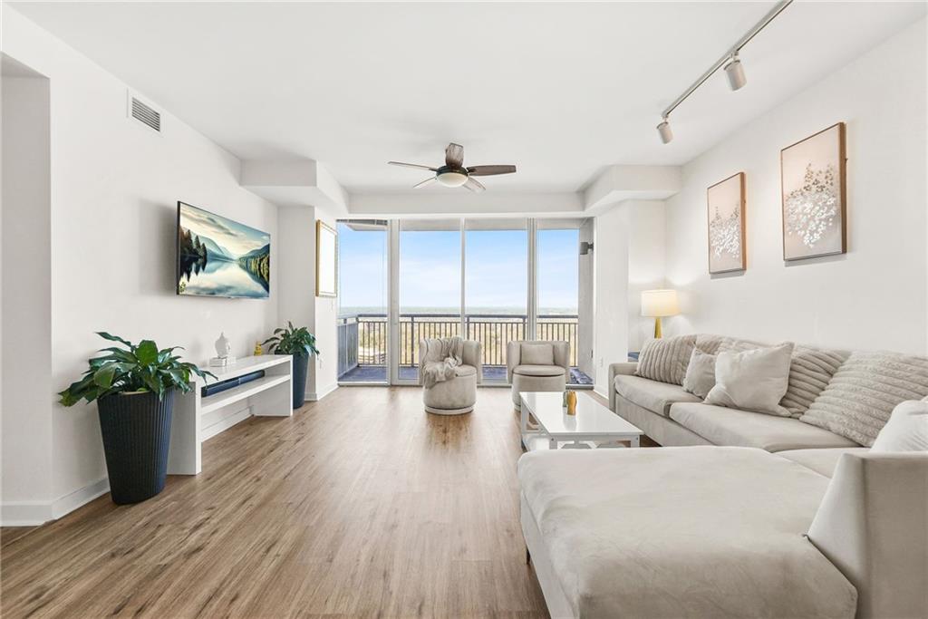 3338 Peachtree Road NE 3302