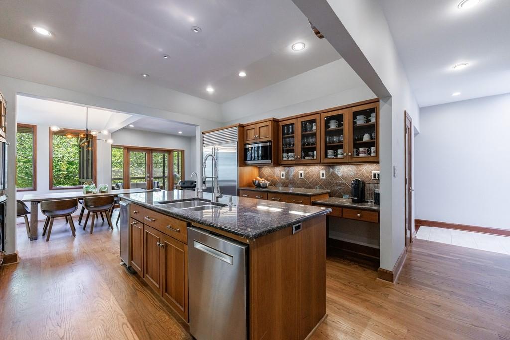 5120 Jett Forest Trail, Atlanta, Georgia image 15