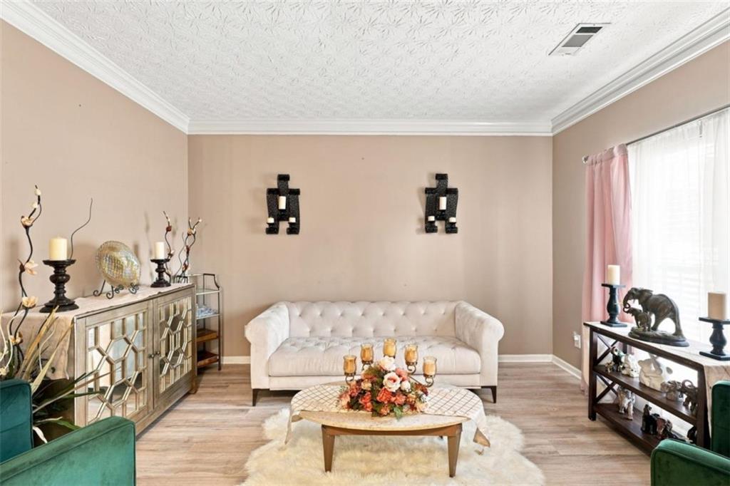 212 Vernon Walk