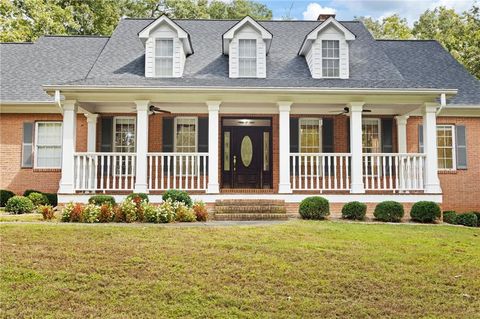 A home in Dawsonville