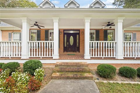 A home in Dawsonville