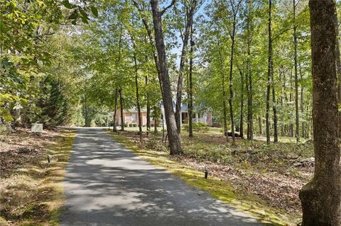 A home in Dawsonville