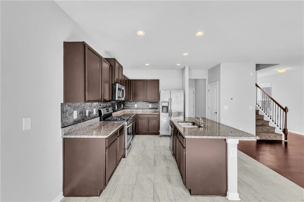 Union City, Georgia 30291, United States, 3 Bedrooms Bedrooms, ,3 BathroomsBathrooms,Residential,Pending,20231