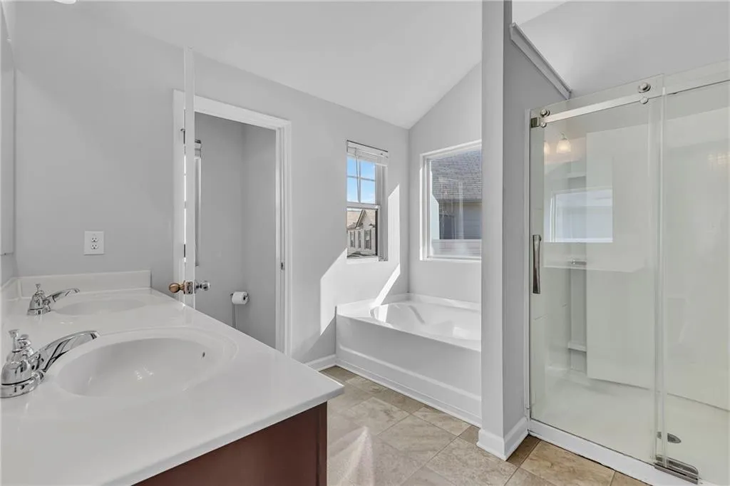 Union City, Georgia 30291, United States, 3 Bedrooms Bedrooms, ,3 BathroomsBathrooms,Residential,Pending,20231