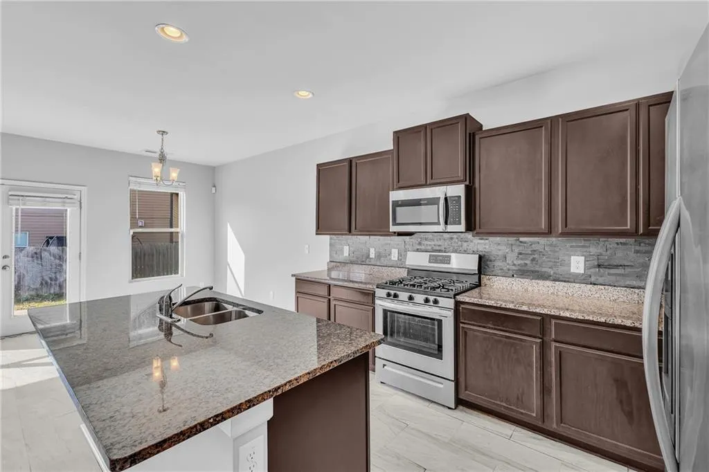 Union City, Georgia 30291, United States, 3 Bedrooms Bedrooms, ,3 BathroomsBathrooms,Residential,Pending,20231