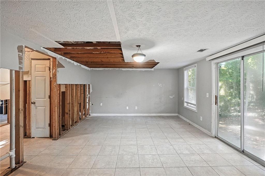 1005 Wolf Springs Cove