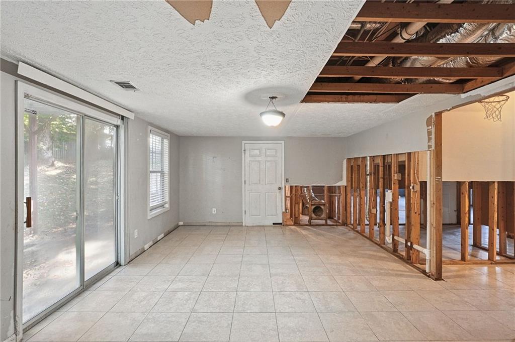 1005 Wolf Springs Cove
