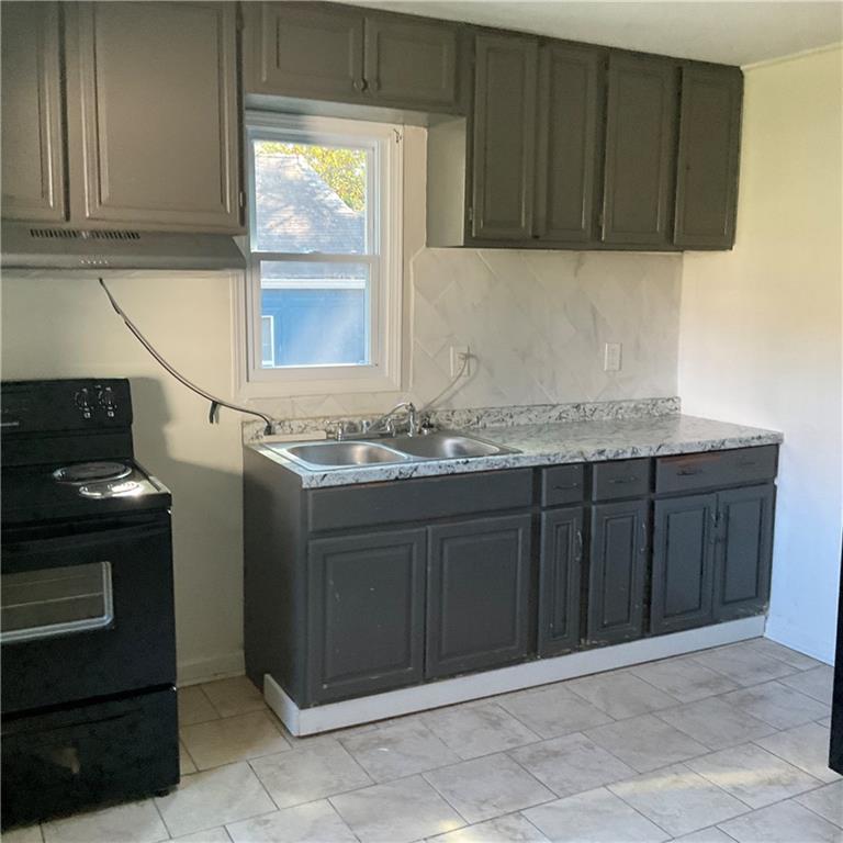 541 W W Lake Avenue W