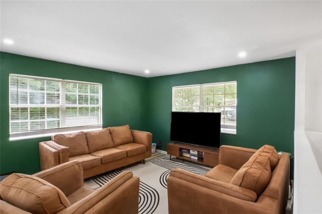 874 Plainville Place SW