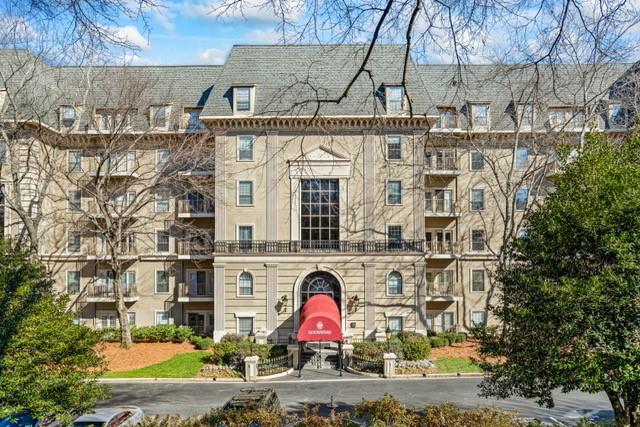 2865 Lenox Road NE 211