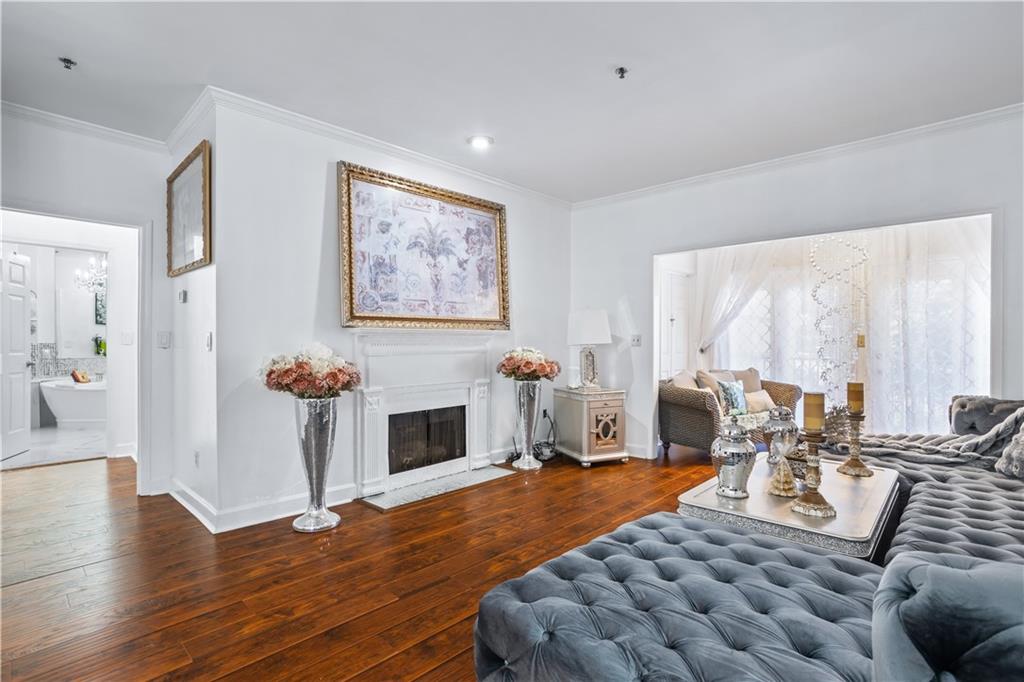 2865 Lenox Road NE 211