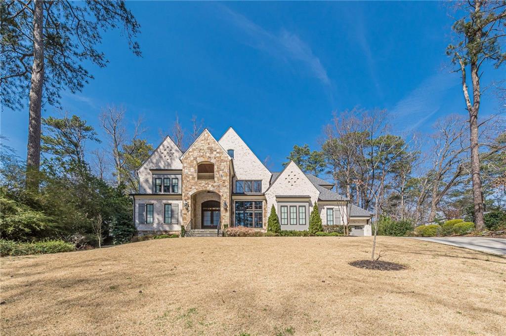 1104 Roxboro Drive NE