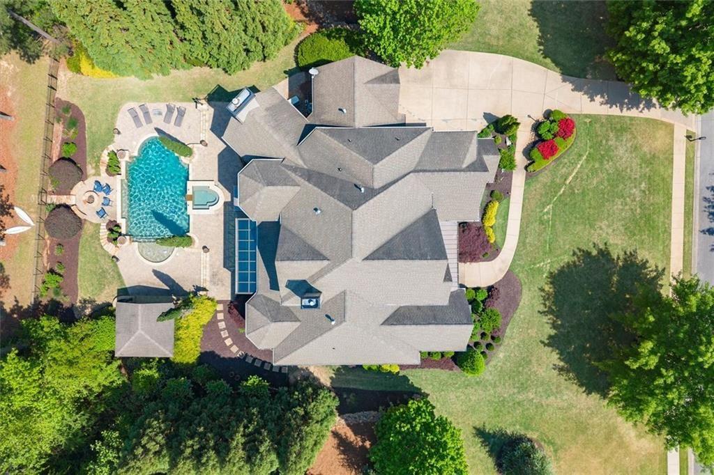 1225 Waterfall Lane