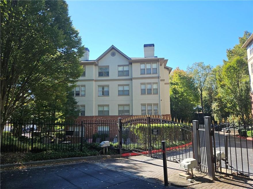 Why pay too much for someone else's decorating ideas? This unit move in ready, clean slate for your designs. Fantastic Location. Gated Community with Pool and Exercise Room. Covered Parking garage. Elevator to Top Floor End Unit. Lots of light. Best unit ready for you. Hardwood Floors, Nine Foot Ceilings. Walk in Closet. Second bedroom could be Guest Bedroom, Office, or Bonus Room with lots of windows and a closet.