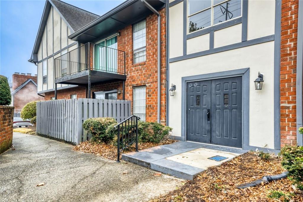 6851 Roswell Road A5